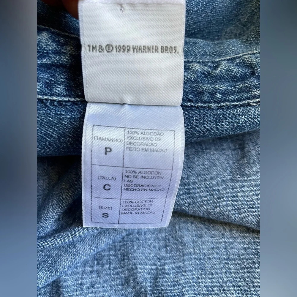 Vintage 1999 Warner Bros Taz the Tasmanian Devil embroidered denim button S - Picture 7 of 7